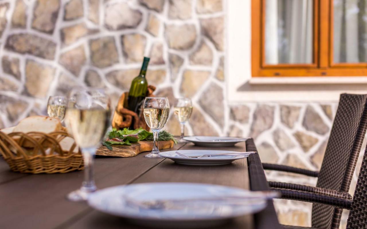 Villa Mulberry Milohnici Dış mekan fotoğraf